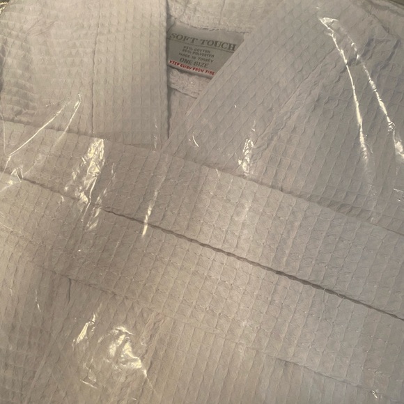 Soft touch Robe and slippers - Picture 8 of 9